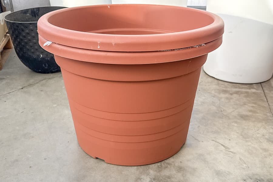 2 Pflanztöpfe